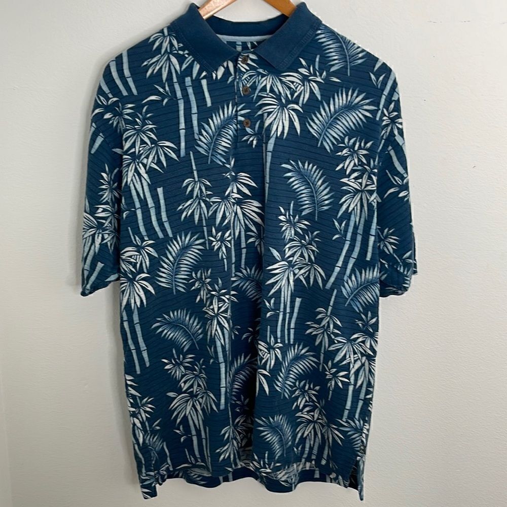 Tommy Bahama silk/cotton blend Hawaiian shirt.  Size Large.